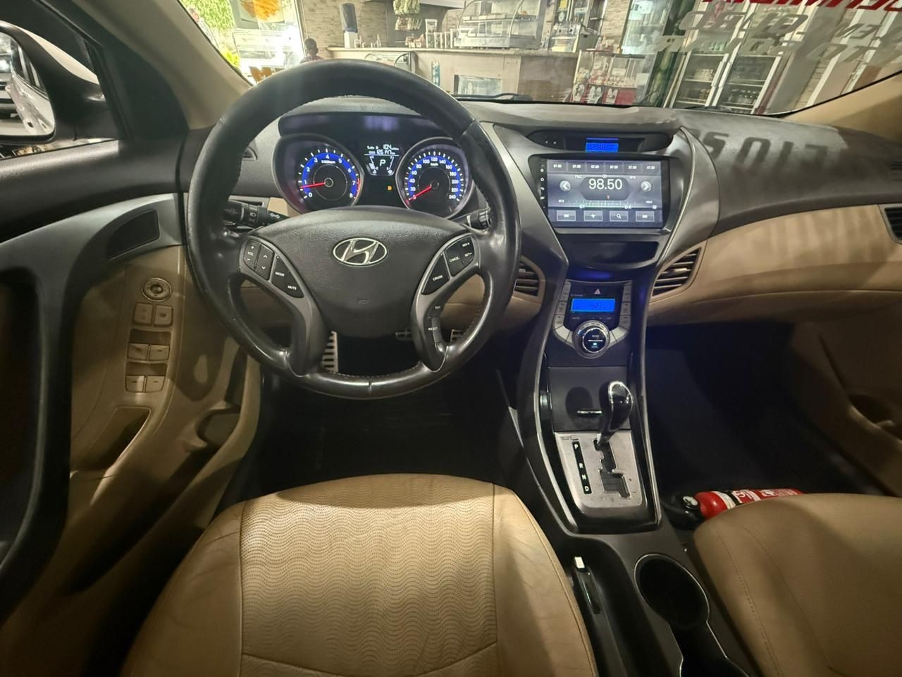 HYUNDAI ELANTRA