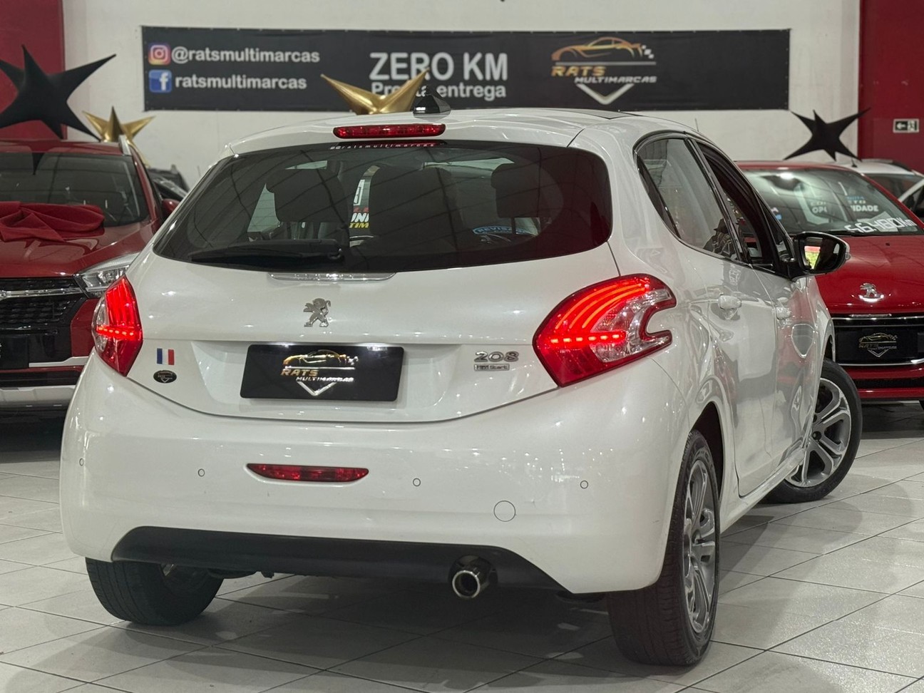 PEUGEOT 208