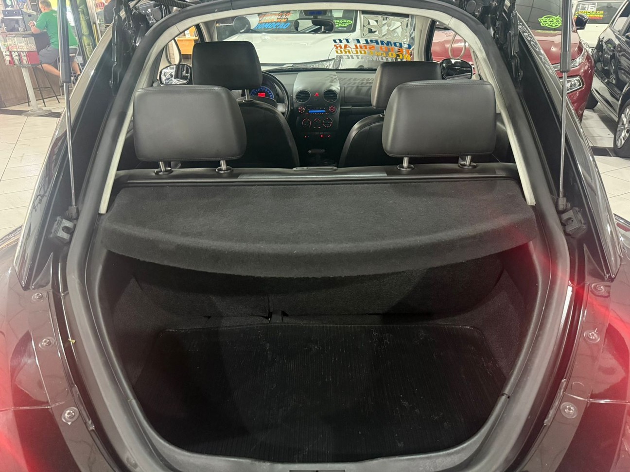 VOLKSWAGEN NEW BEETLE