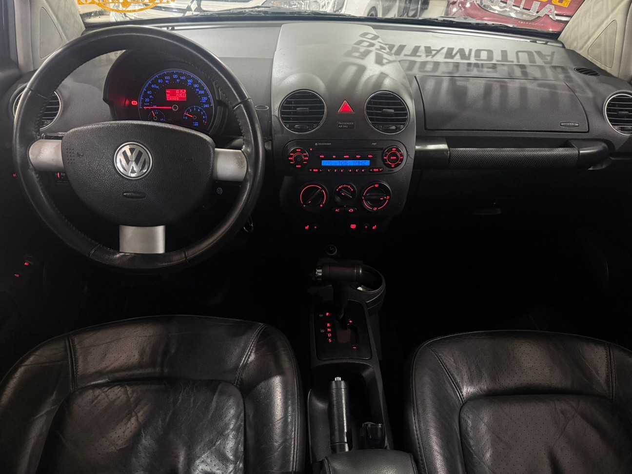 VOLKSWAGEN NEW BEETLE