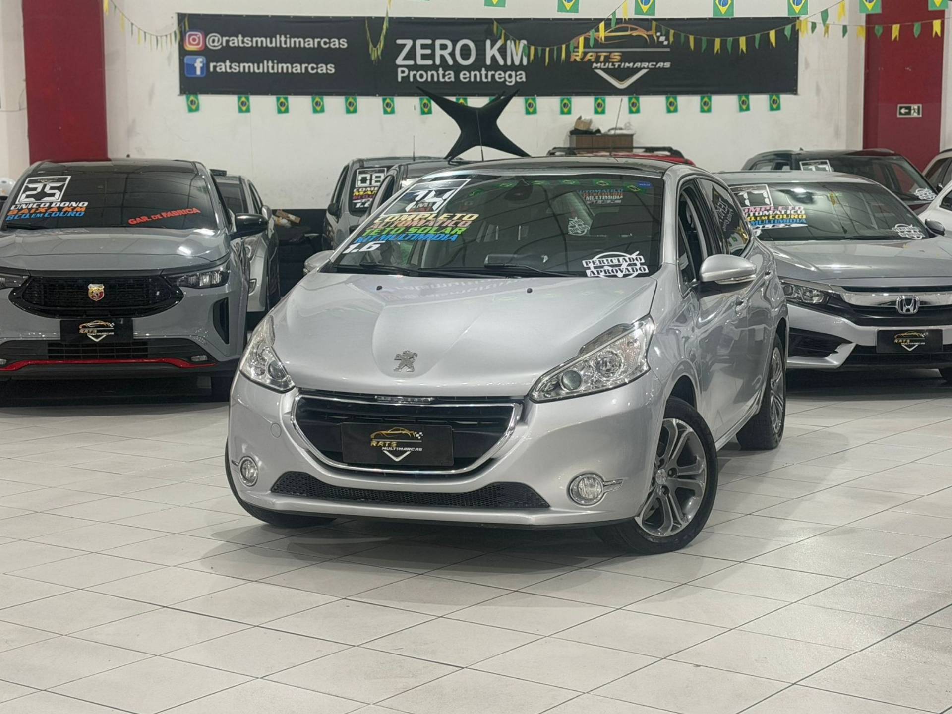 PEUGEOT 208