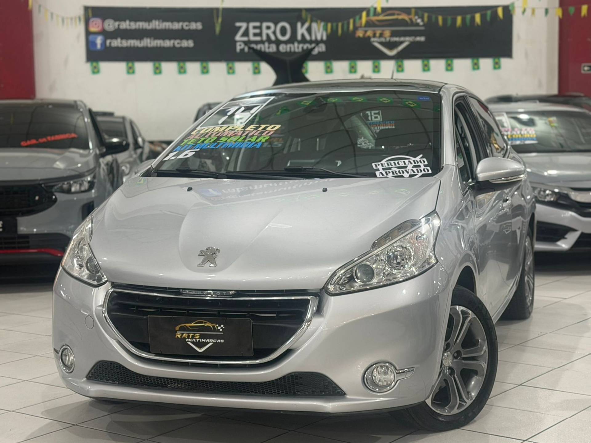 PEUGEOT 208