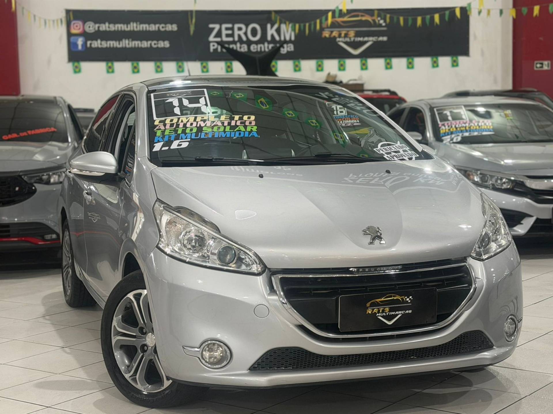 PEUGEOT 208