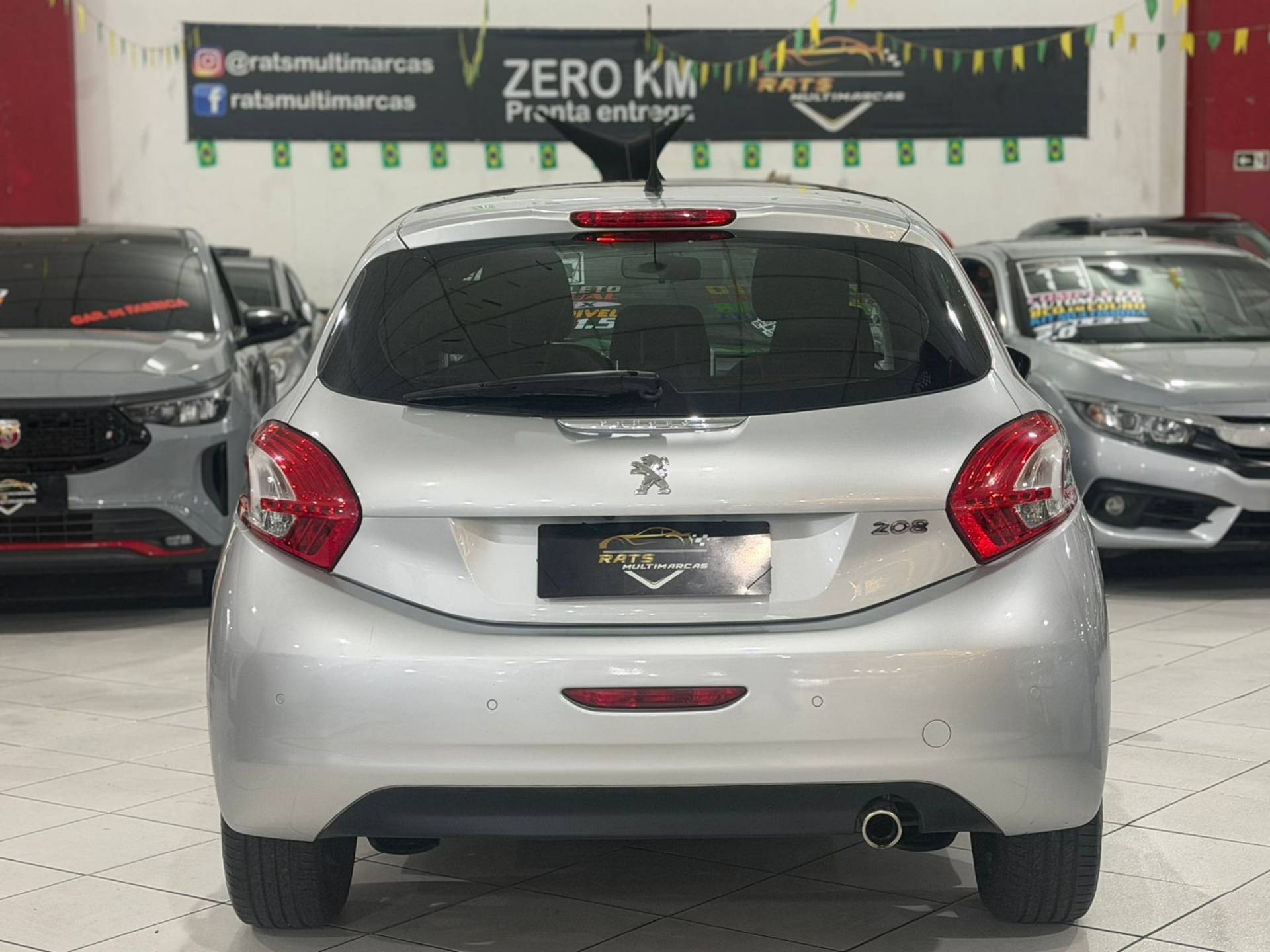 PEUGEOT 208