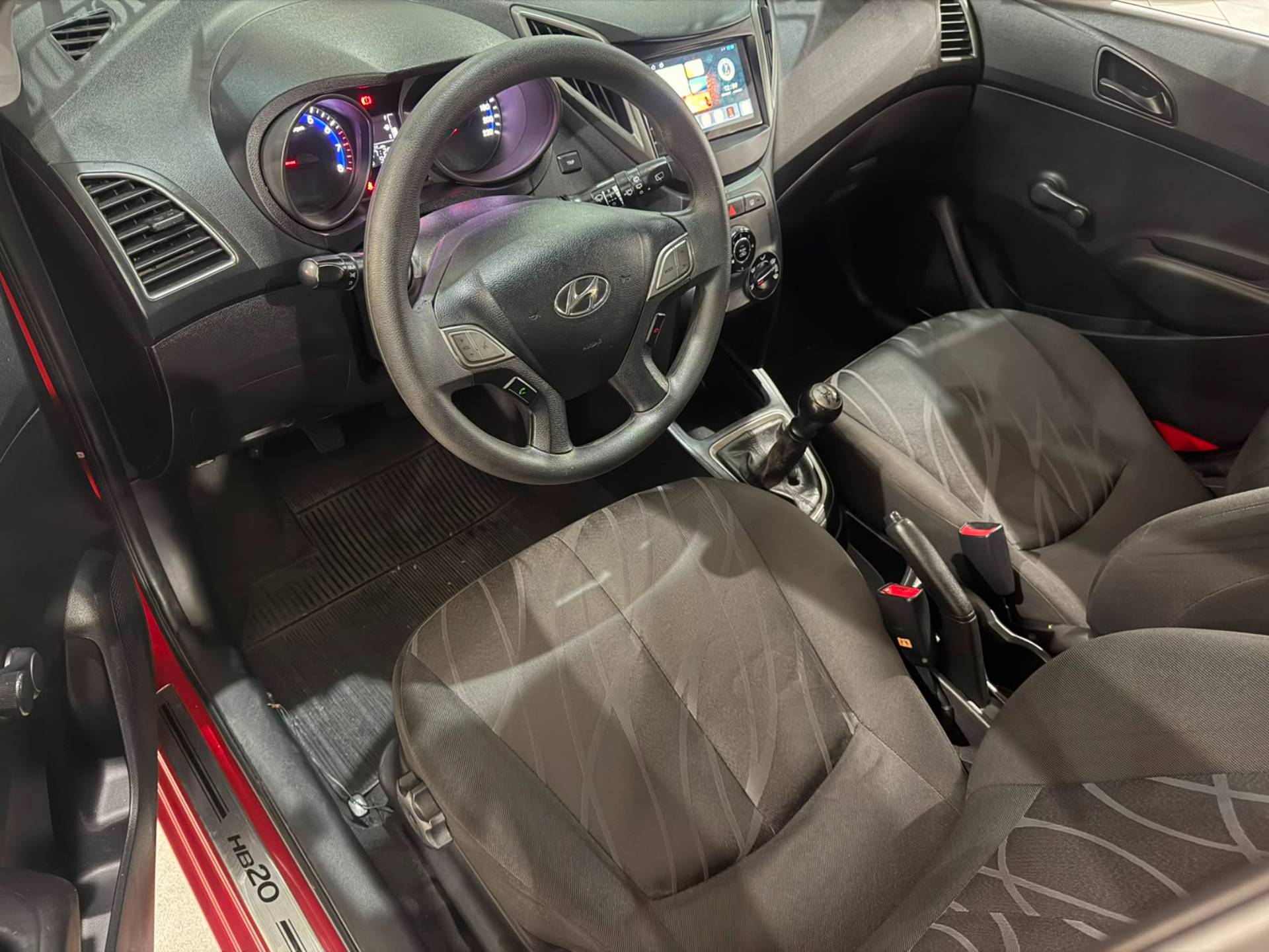 HYUNDAI HB20