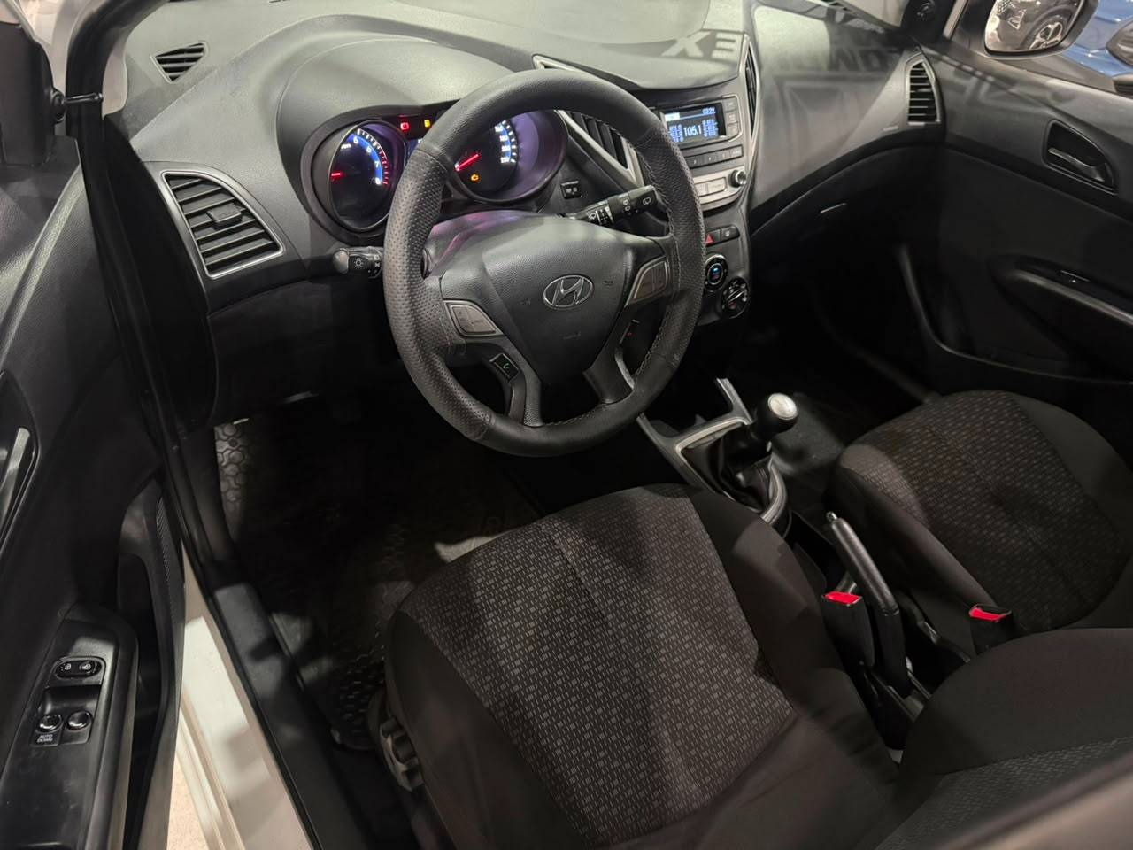 HYUNDAI HB20