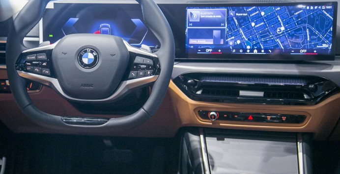 BMW 320i