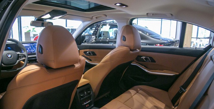 BMW 320i