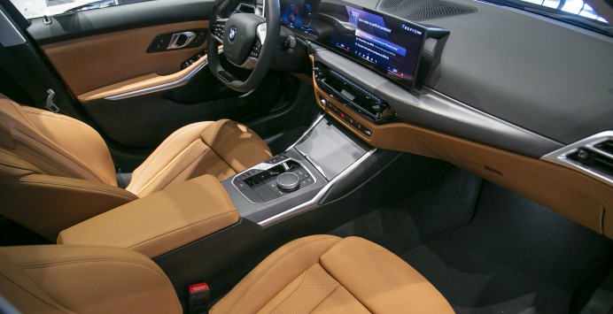 BMW 320i