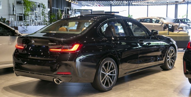 BMW 320i