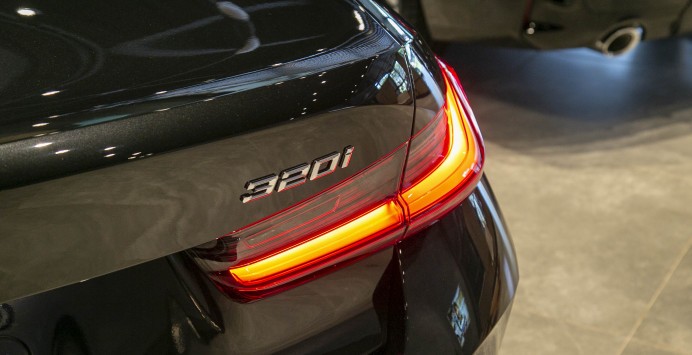 BMW 320i