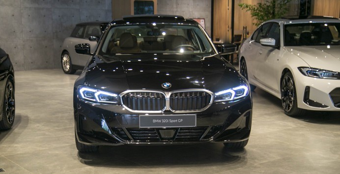 BMW 320i