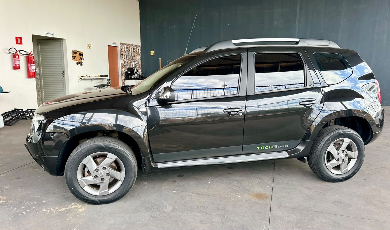 RENAULT DUSTER