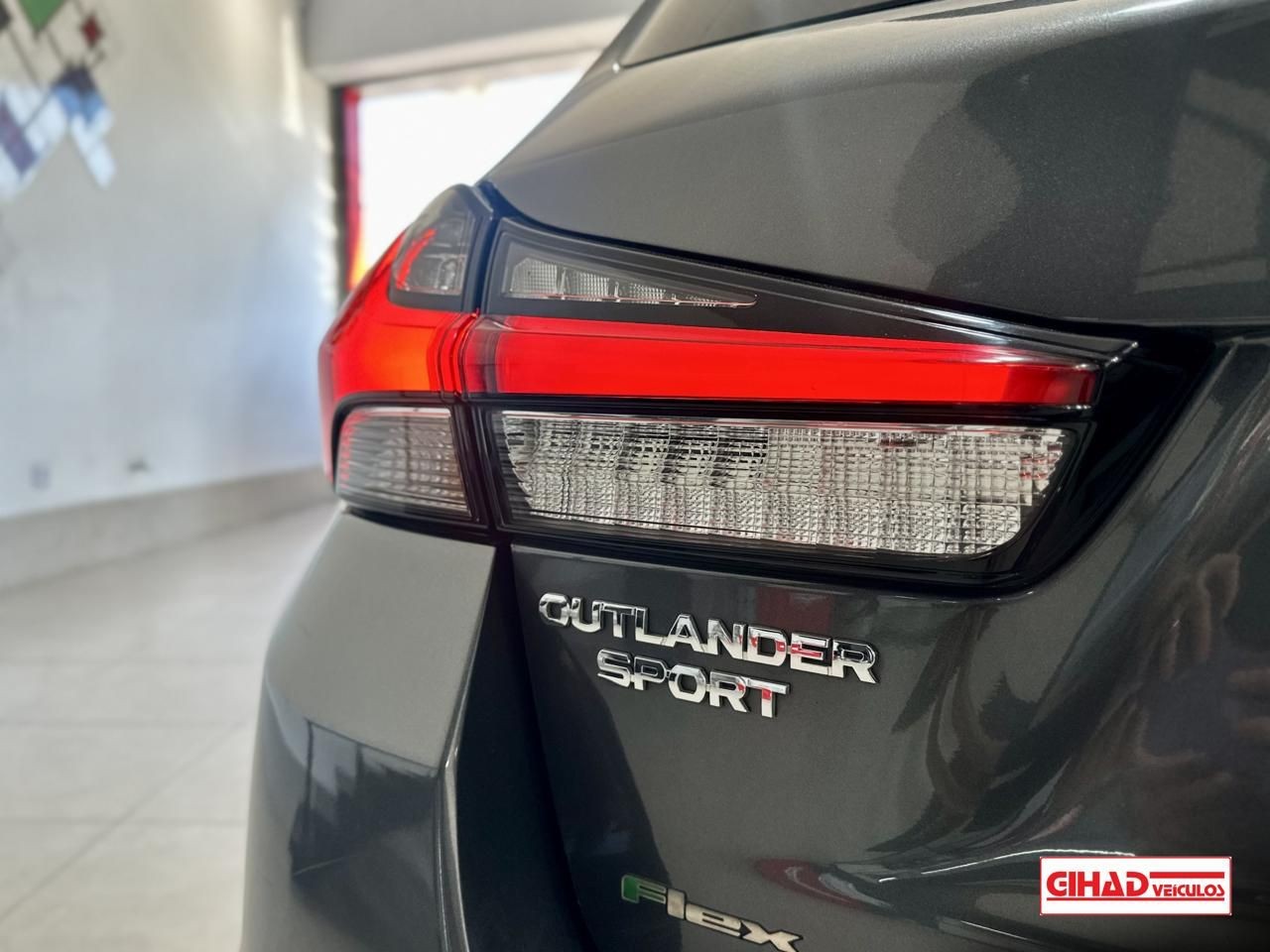 MITSUBISHI OUTLANDER SPORT
