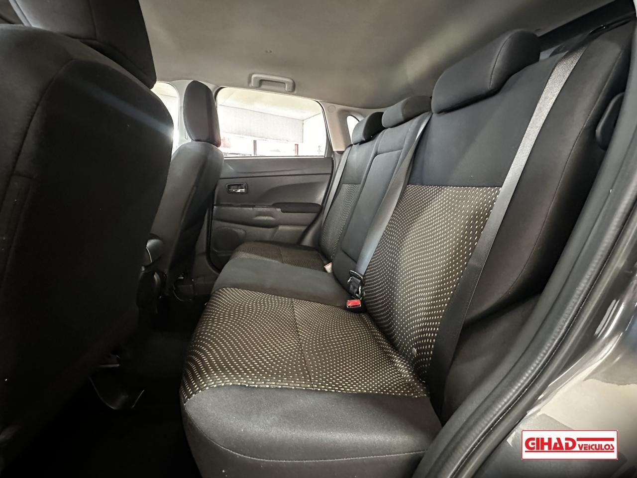 MITSUBISHI OUTLANDER SPORT