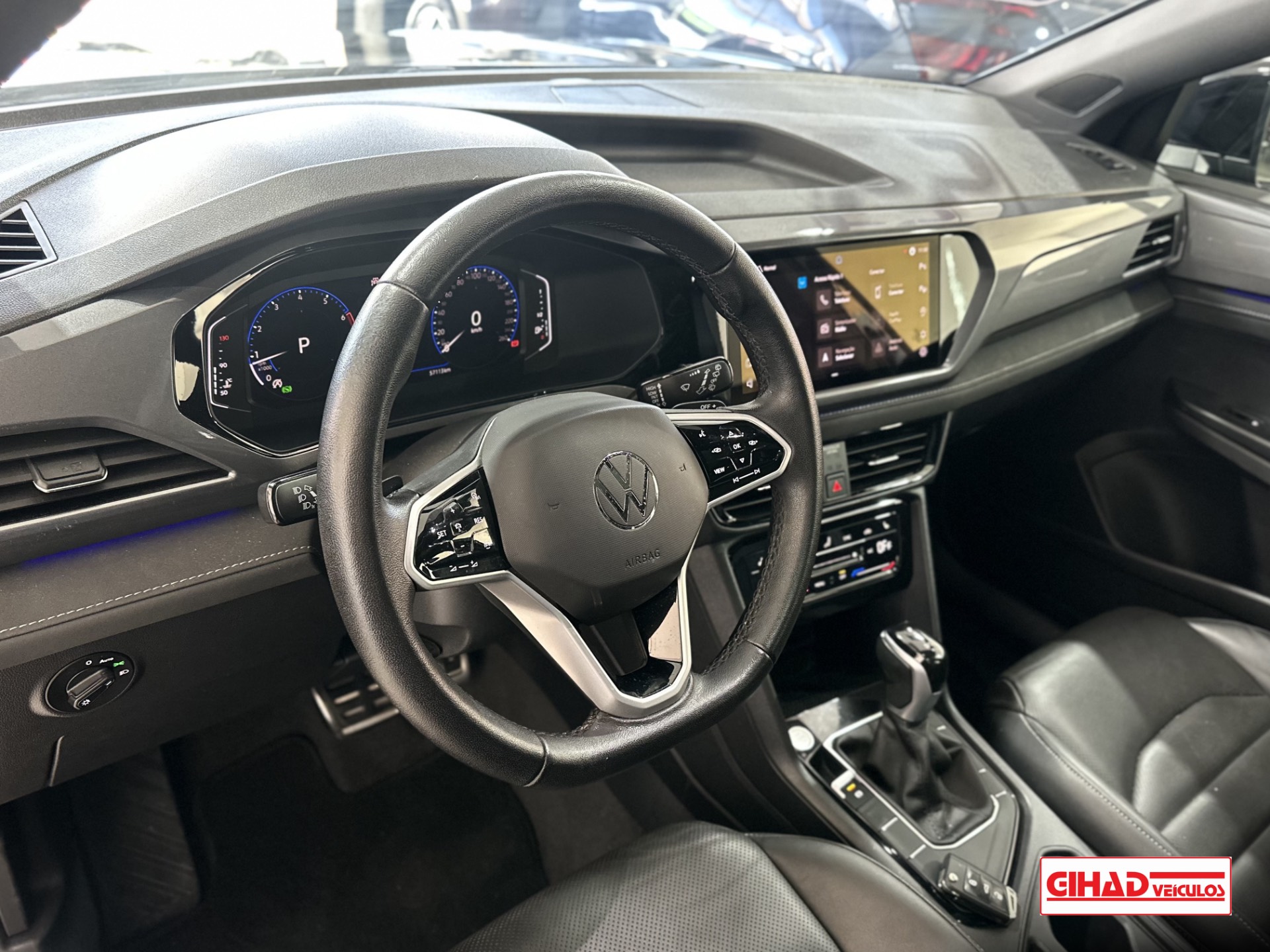 VOLKSWAGEN TAOS
