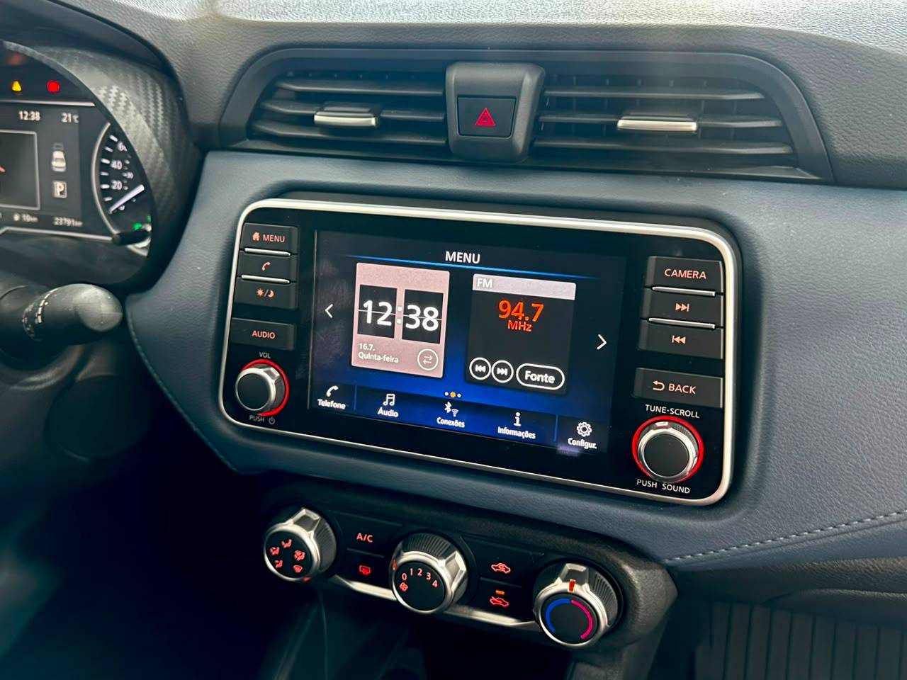 NISSAN VERSA