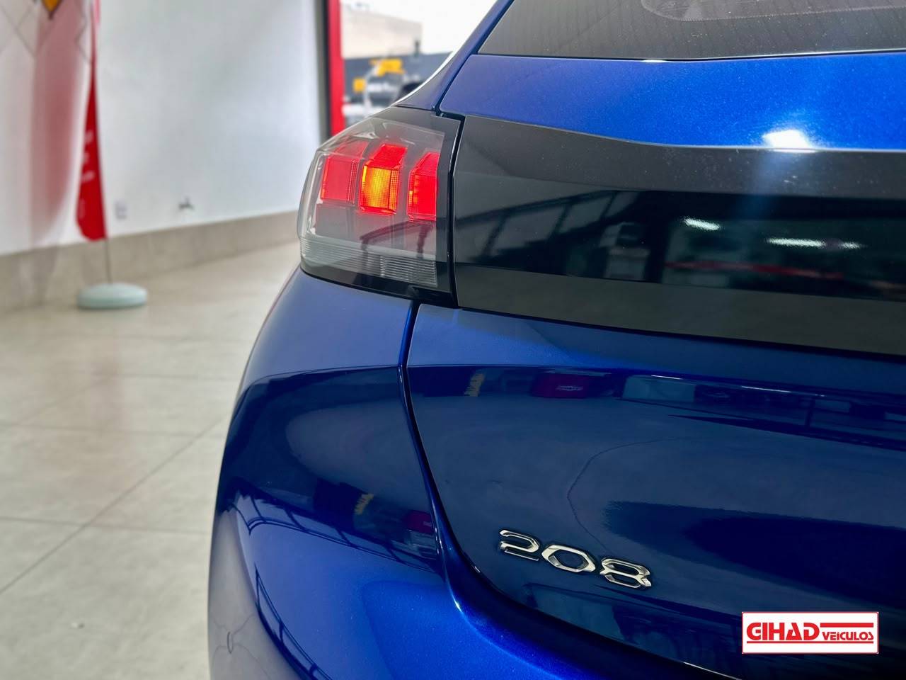 PEUGEOT 208