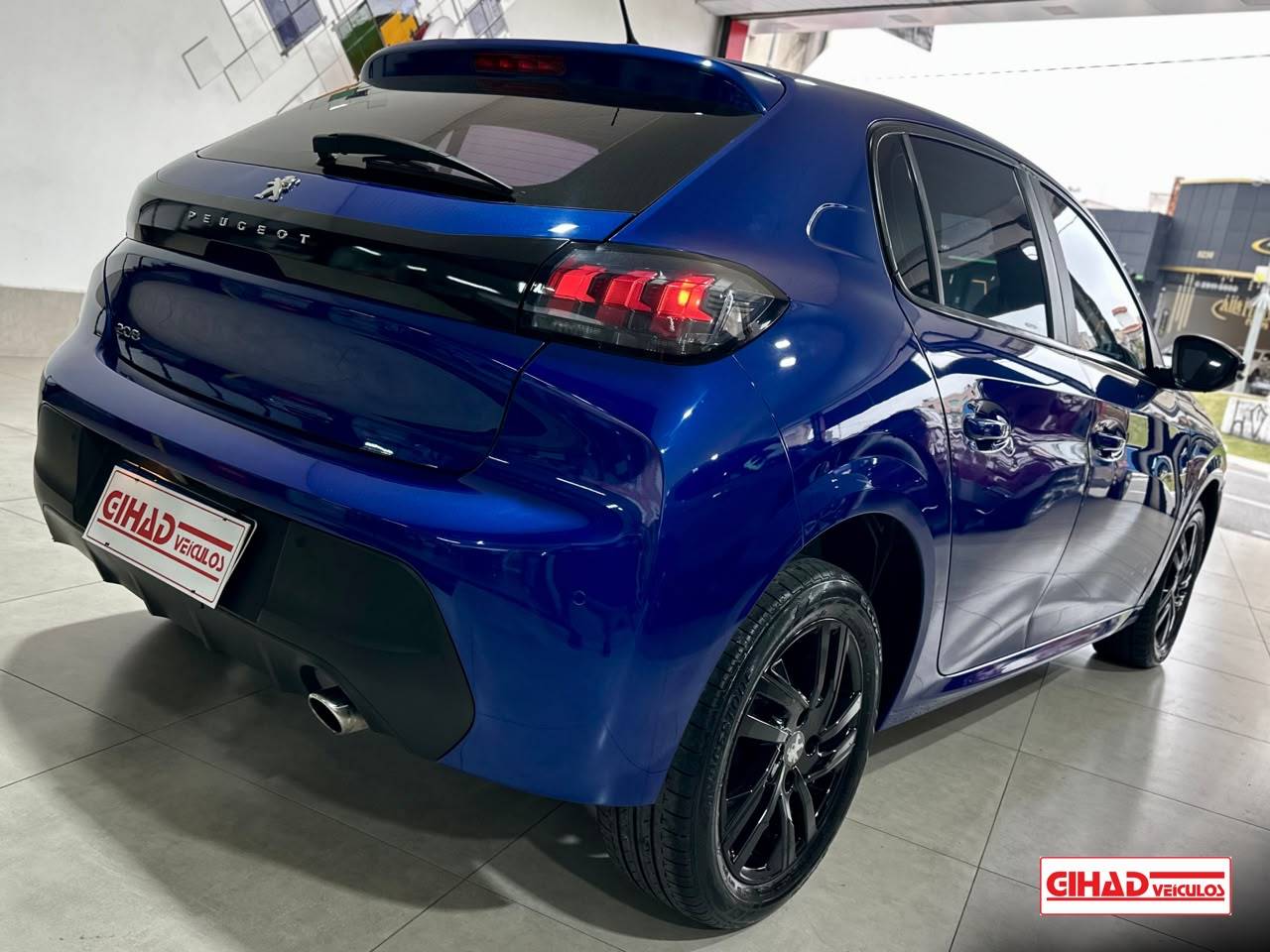 PEUGEOT 208