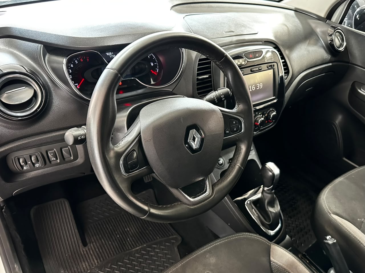 RENAULT CAPTUR