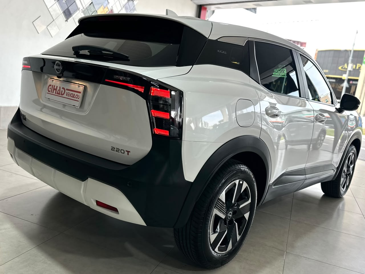 NISSAN KICKS