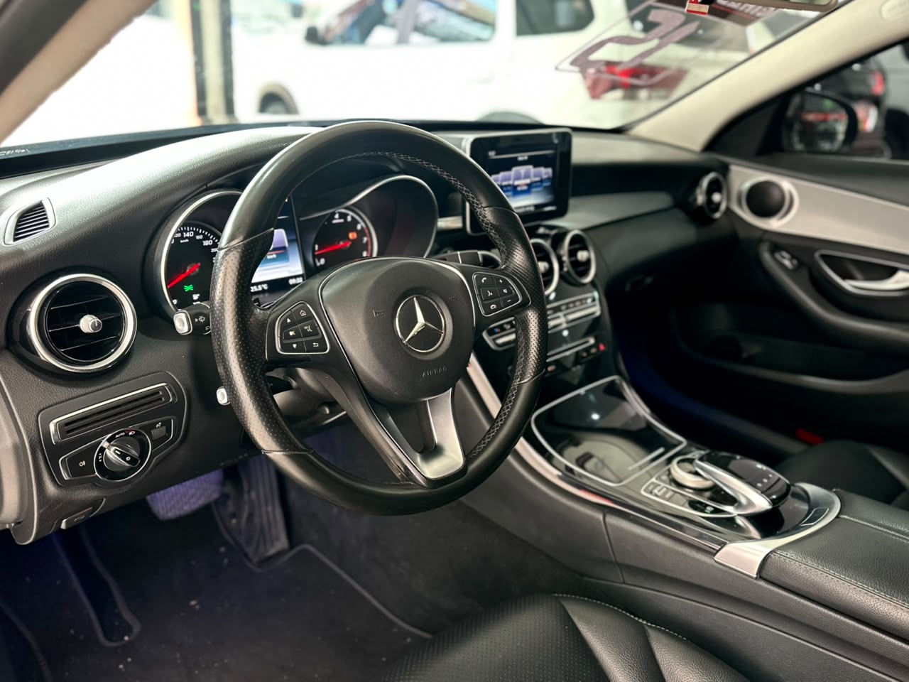 MERCEDES-BENZ C 180