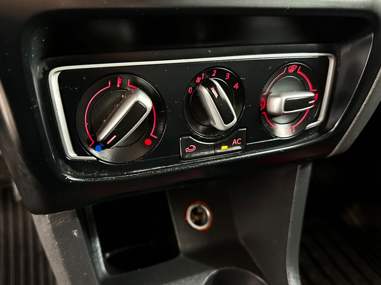 VOLKSWAGEN FOX