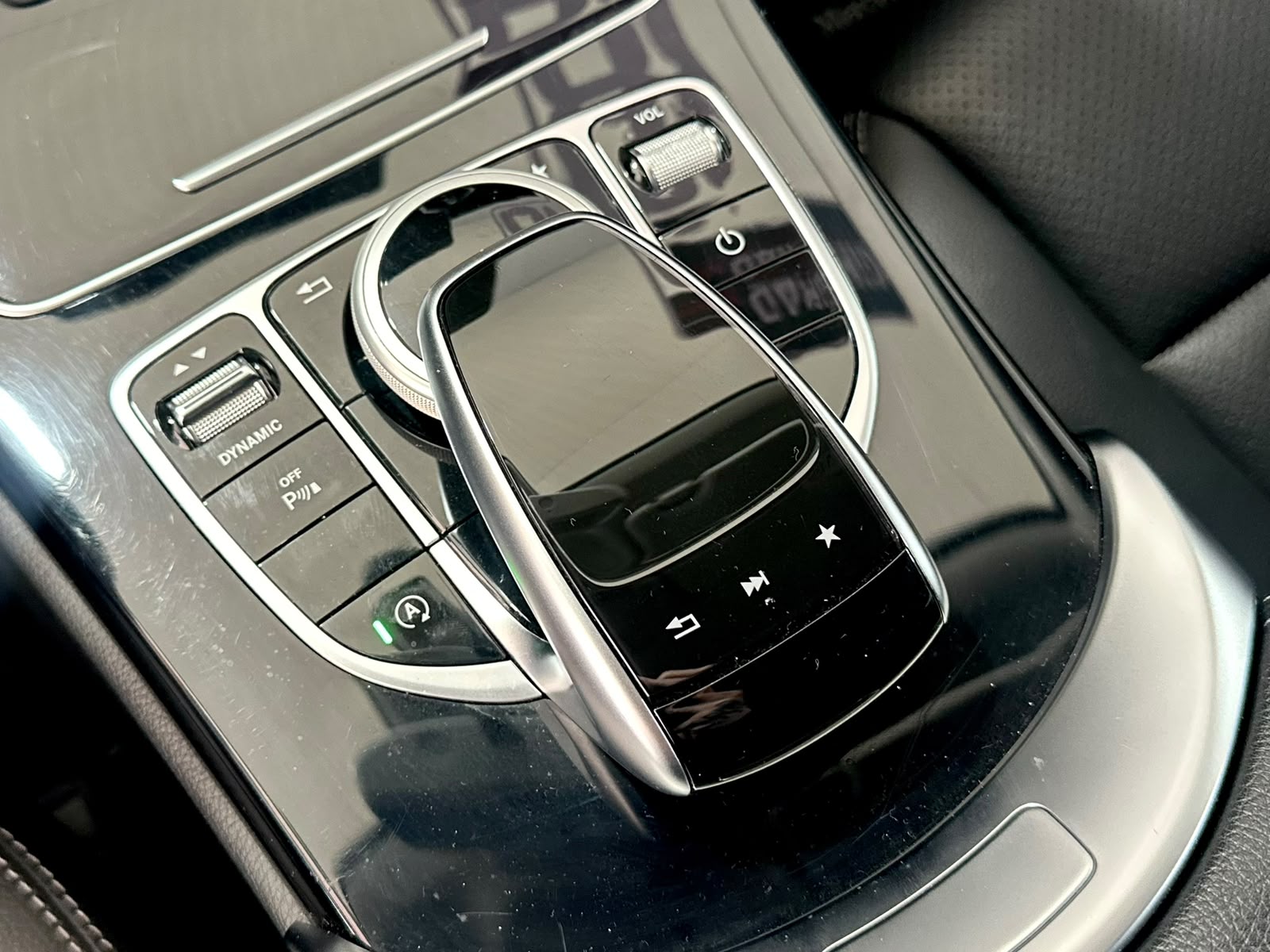 MERCEDES-BENZ C 180