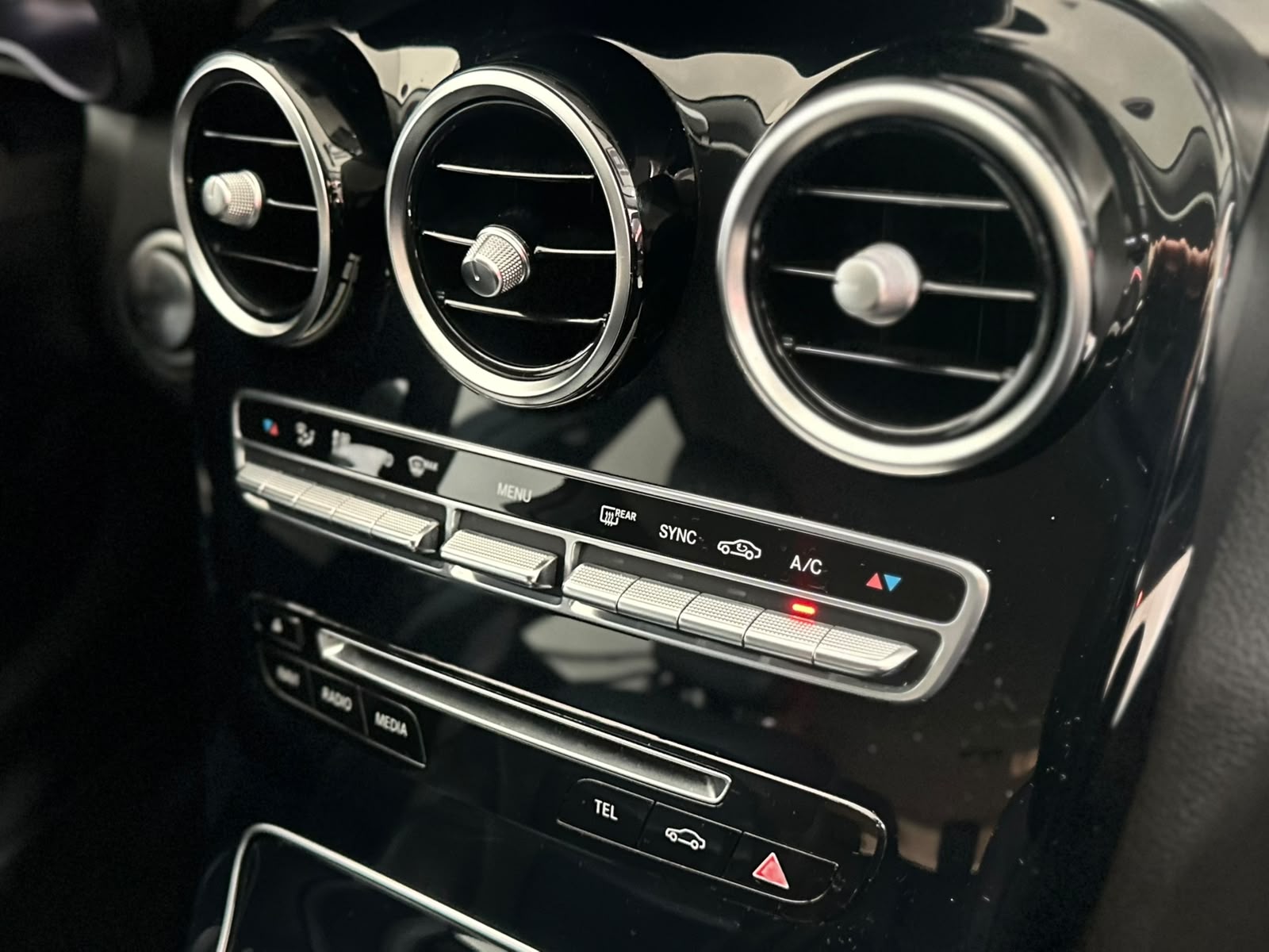 MERCEDES-BENZ C 180