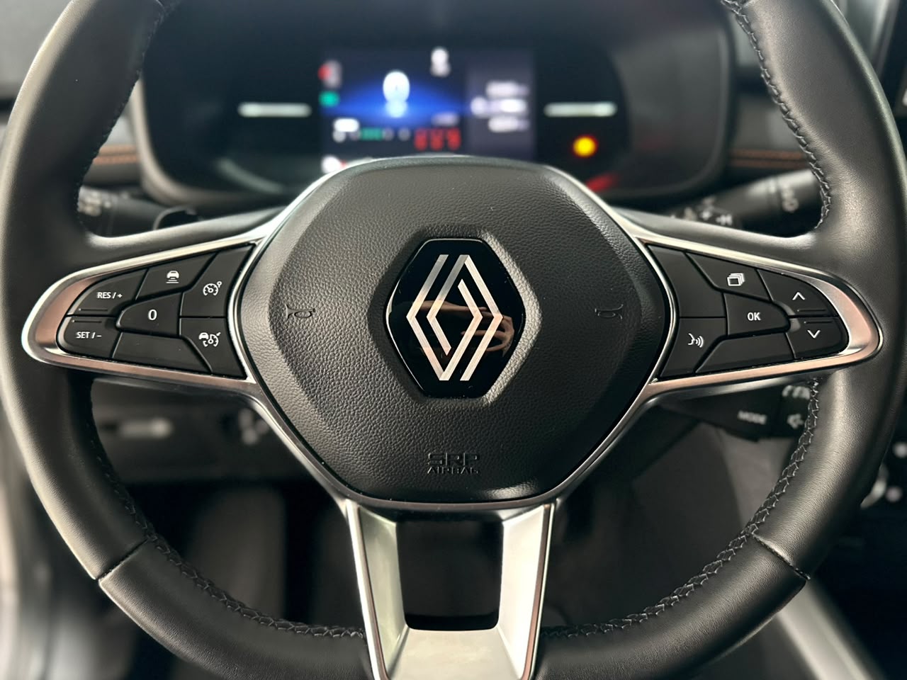 RENAULT JUVAQUATRE
