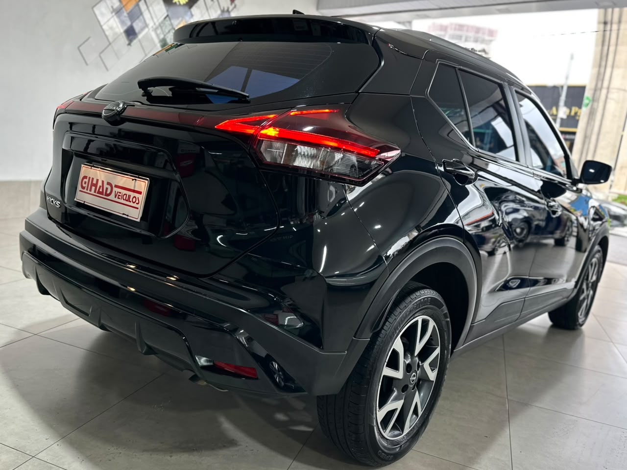 NISSAN KICKS