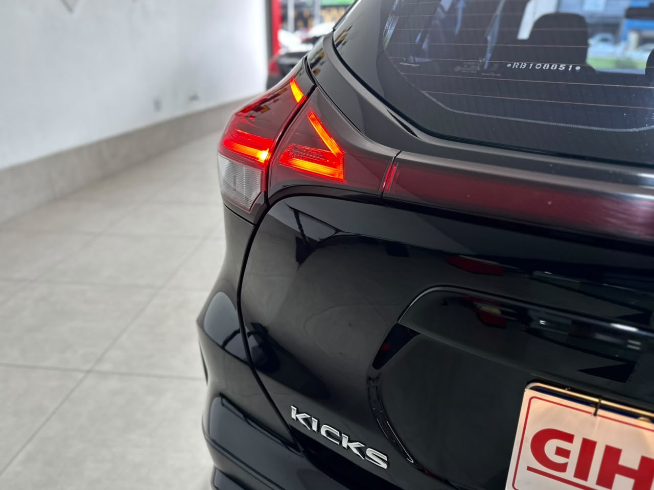 NISSAN KICKS