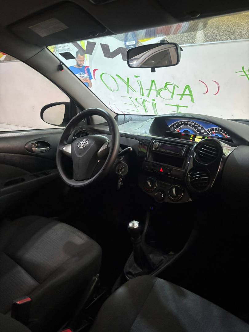 TOYOTA ETIOS