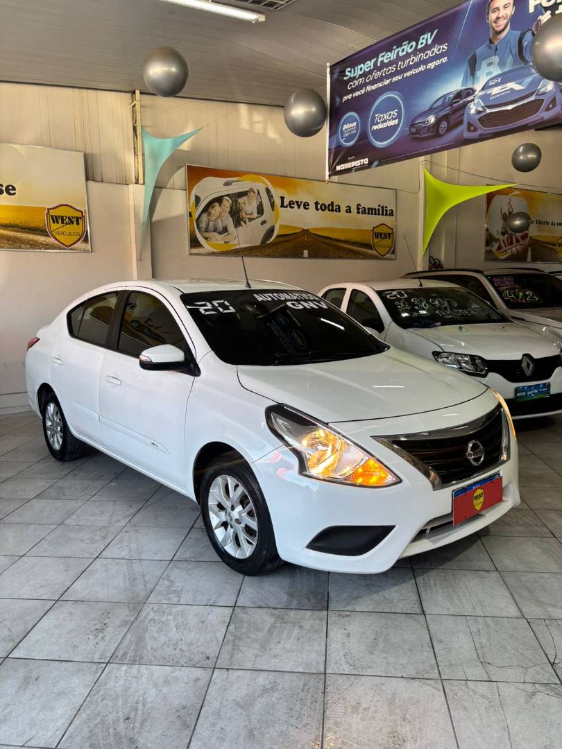 NISSAN VERSA