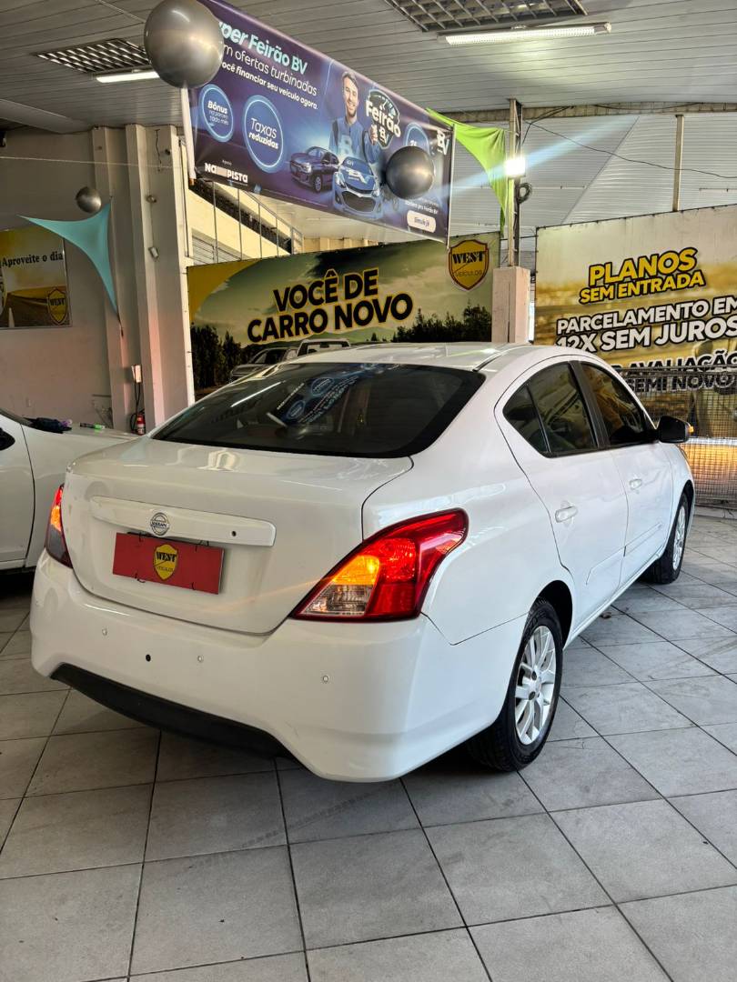 NISSAN VERSA
