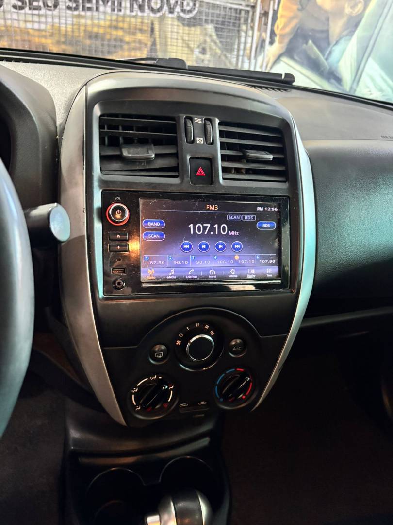 NISSAN VERSA