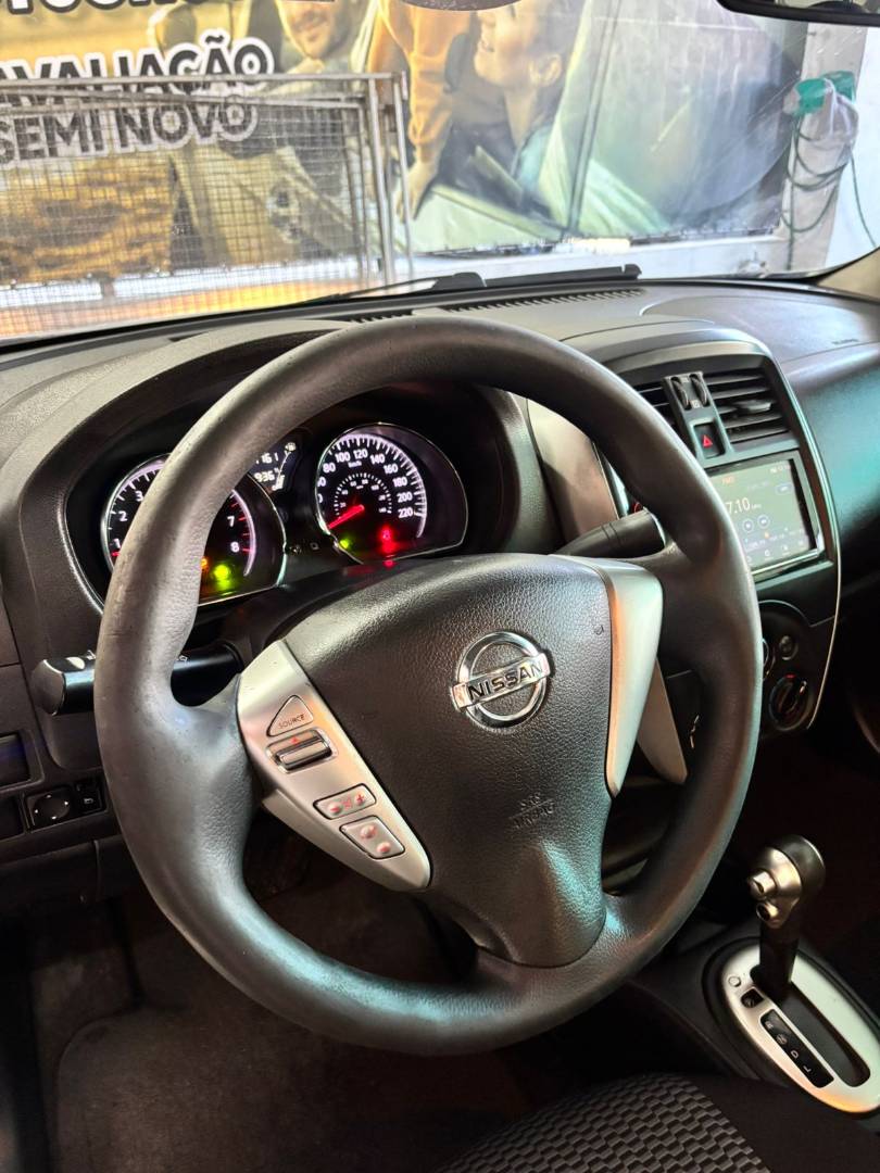 NISSAN VERSA