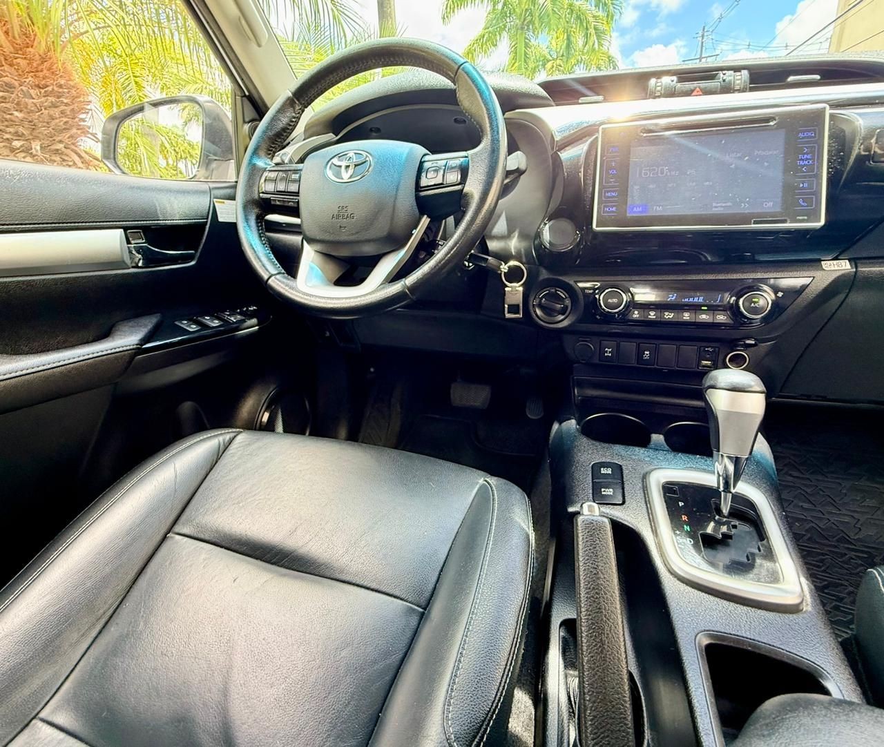 TOYOTA HILUX