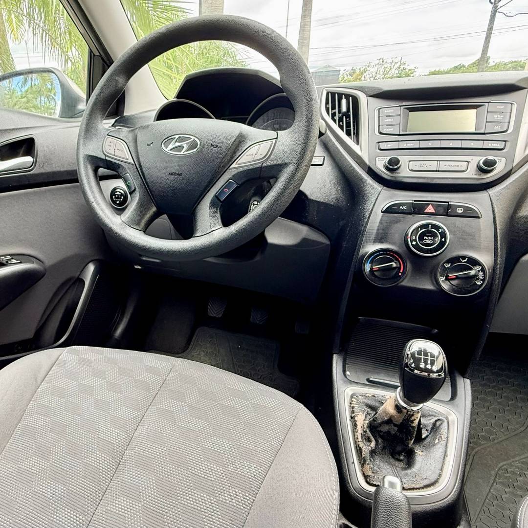 HYUNDAI HB20S