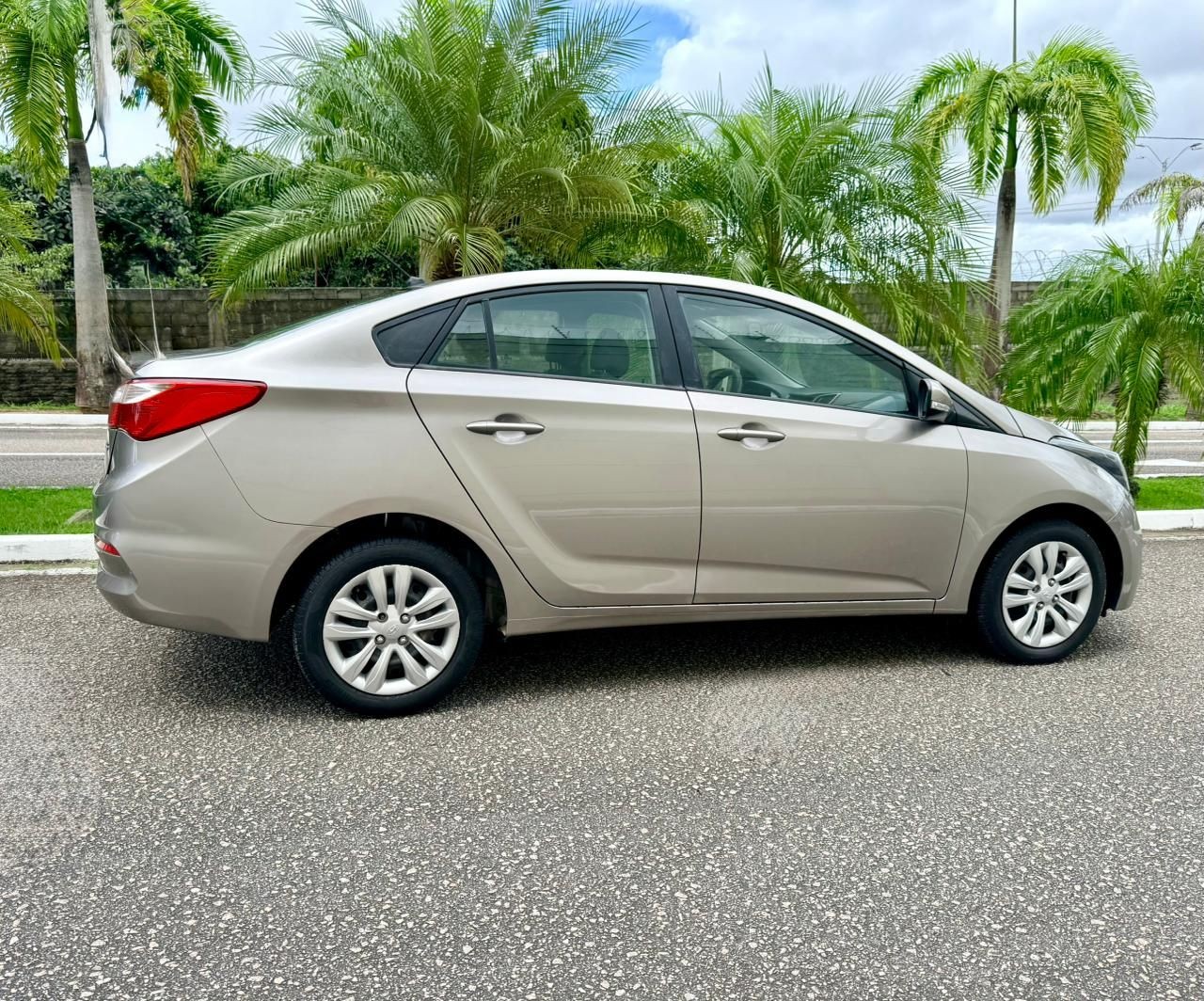 HYUNDAI HB20S