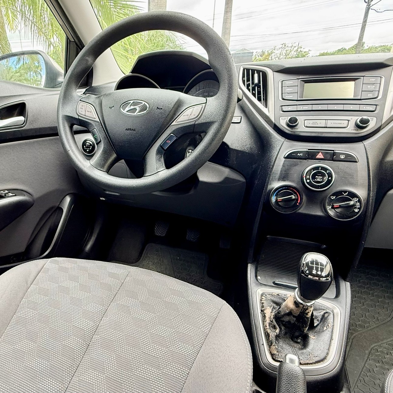 HYUNDAI HB20S