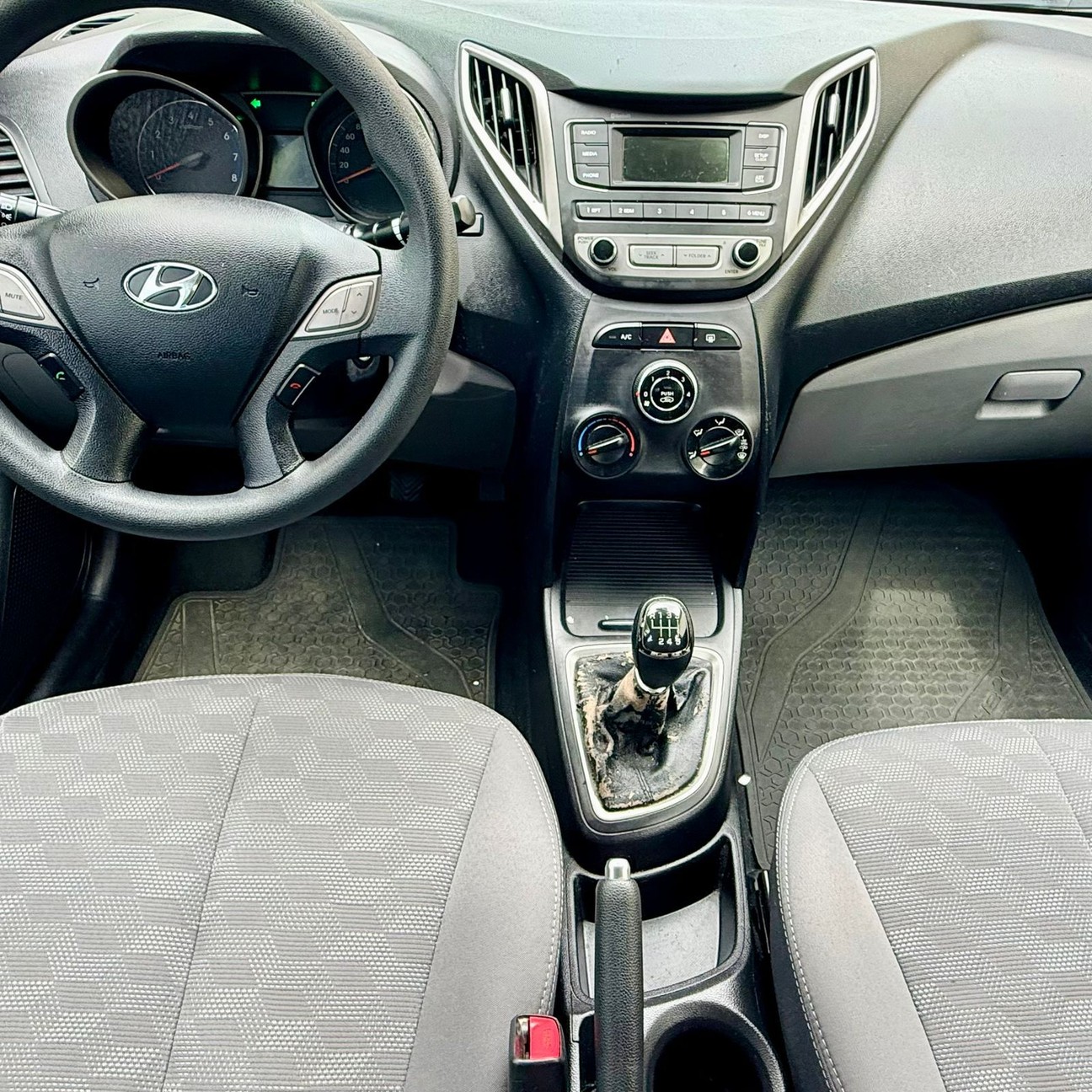 HYUNDAI HB20S