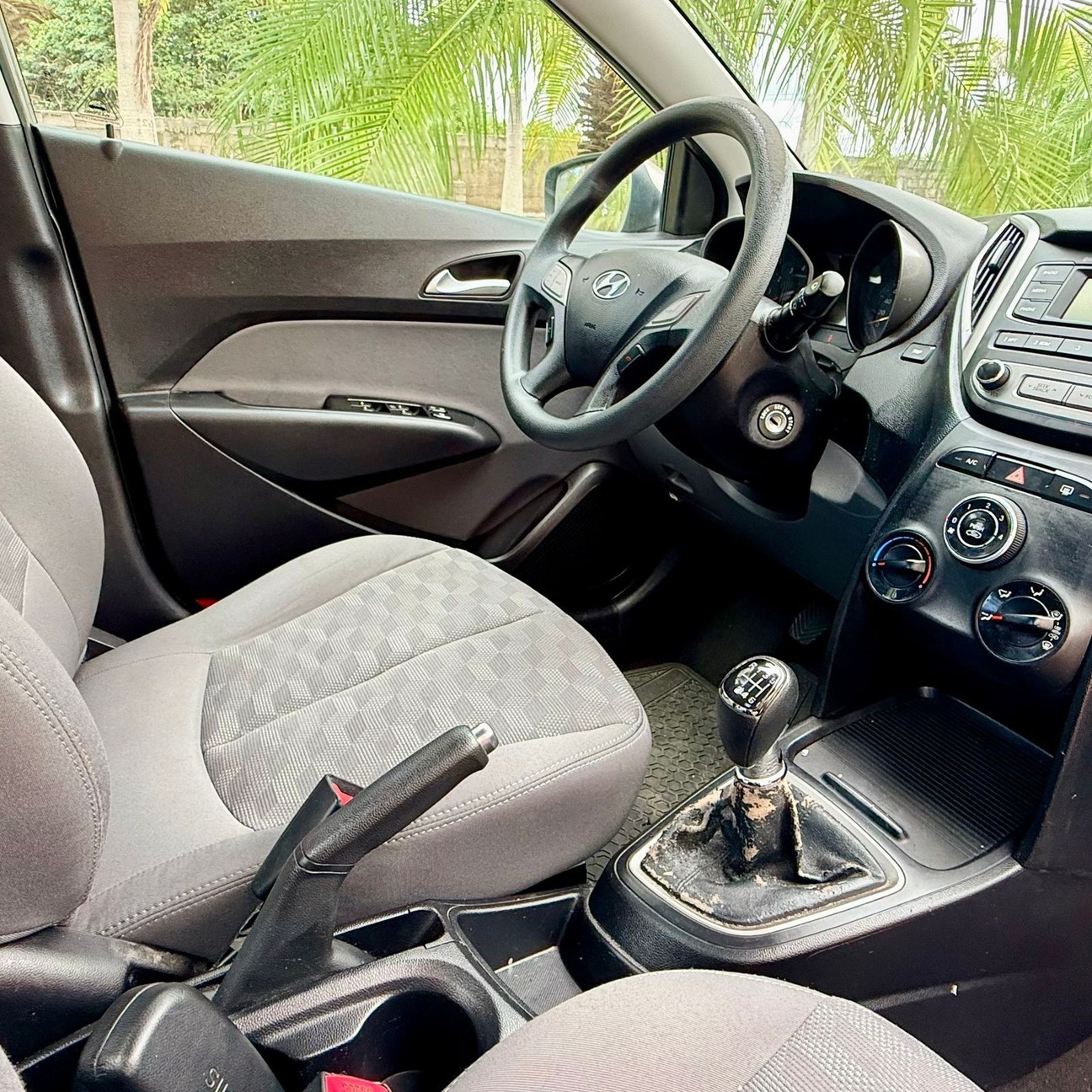 HYUNDAI HB20S