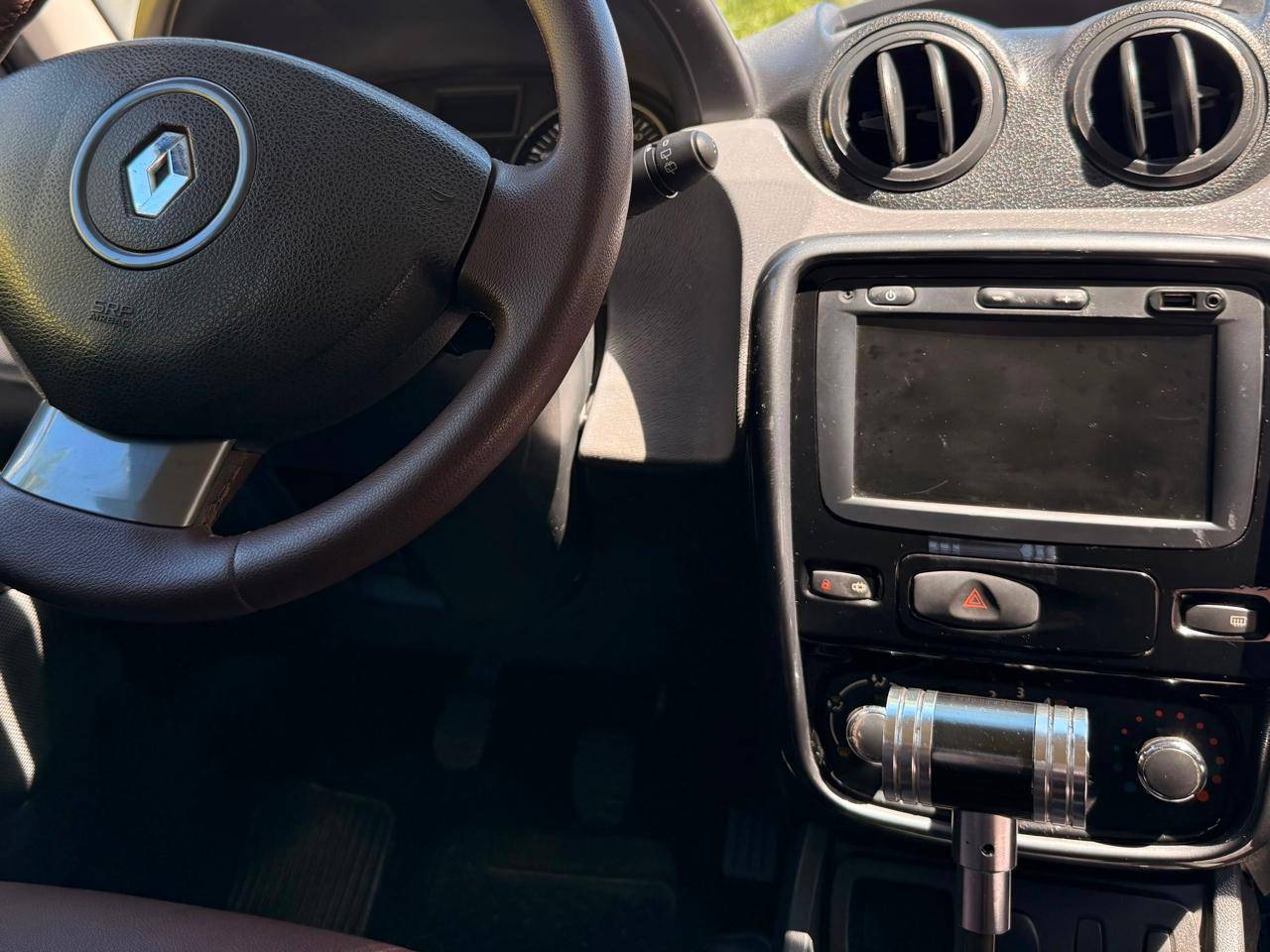 RENAULT DUSTER
