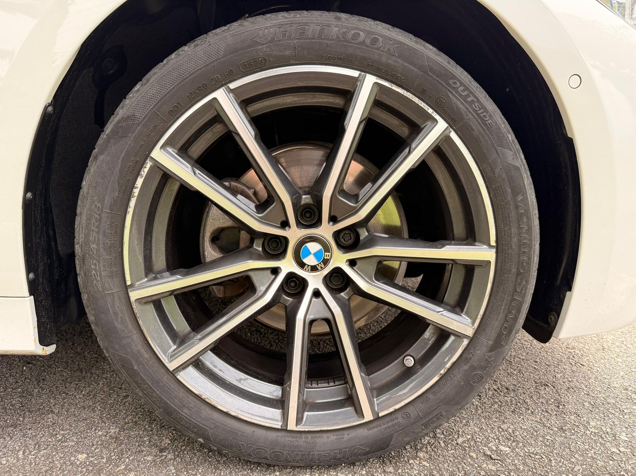 BMW 320i