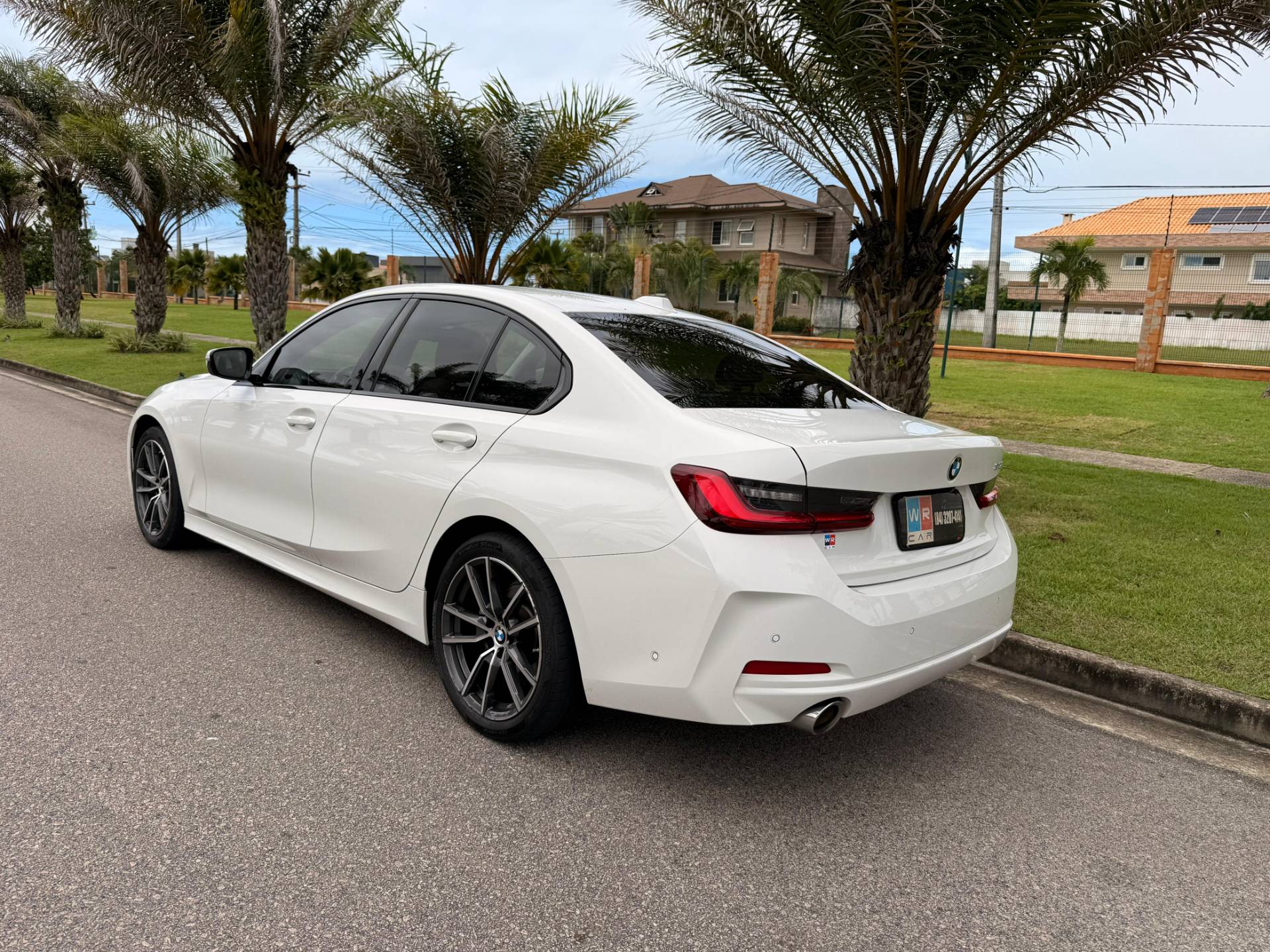 BMW 320i