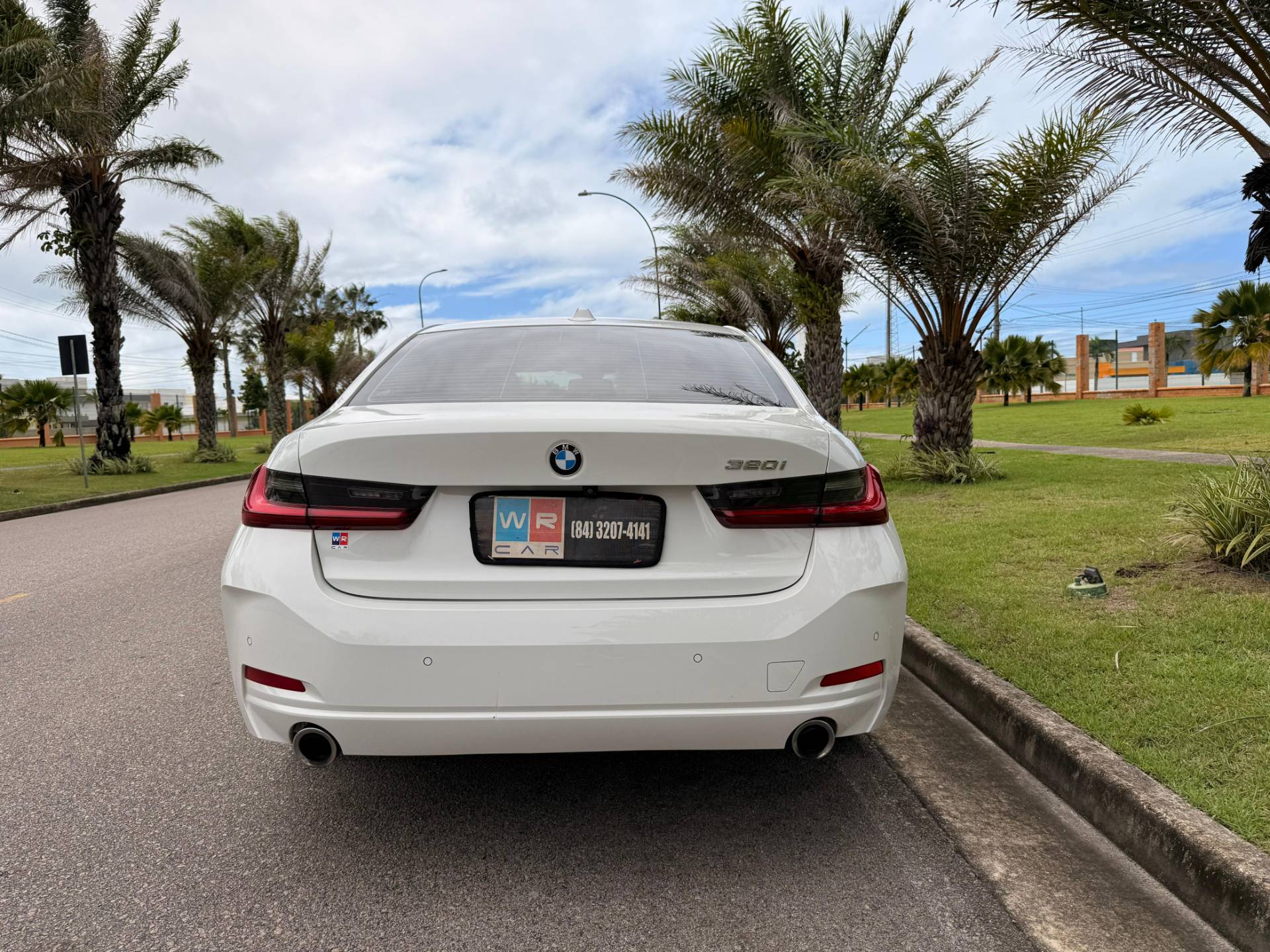 BMW 320i
