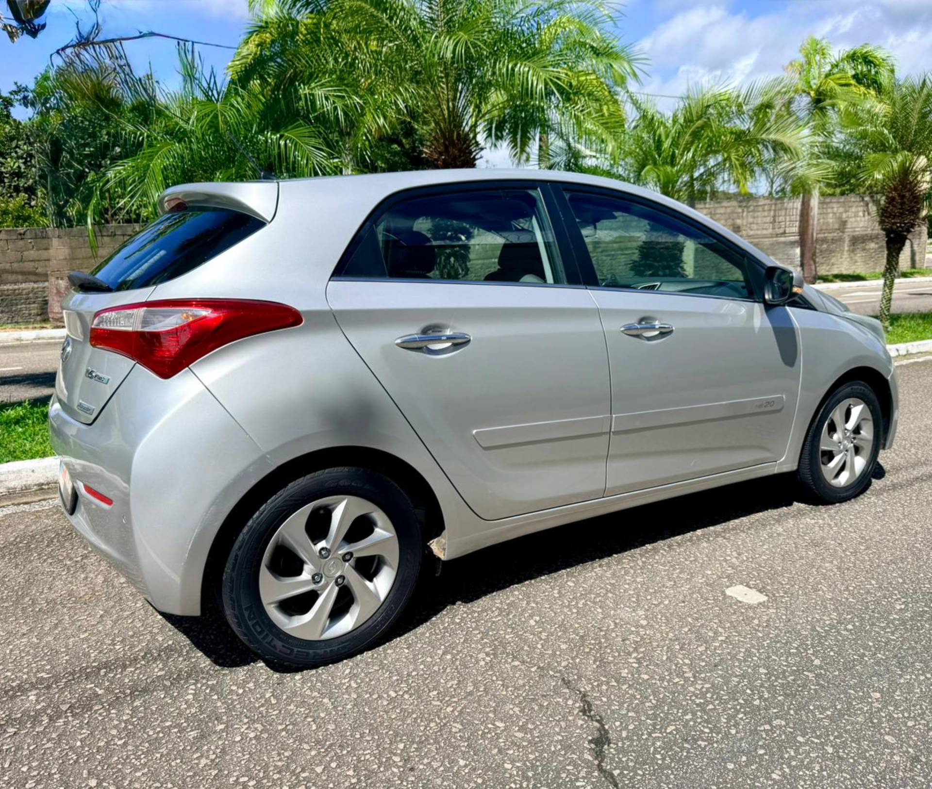 HYUNDAI HB20