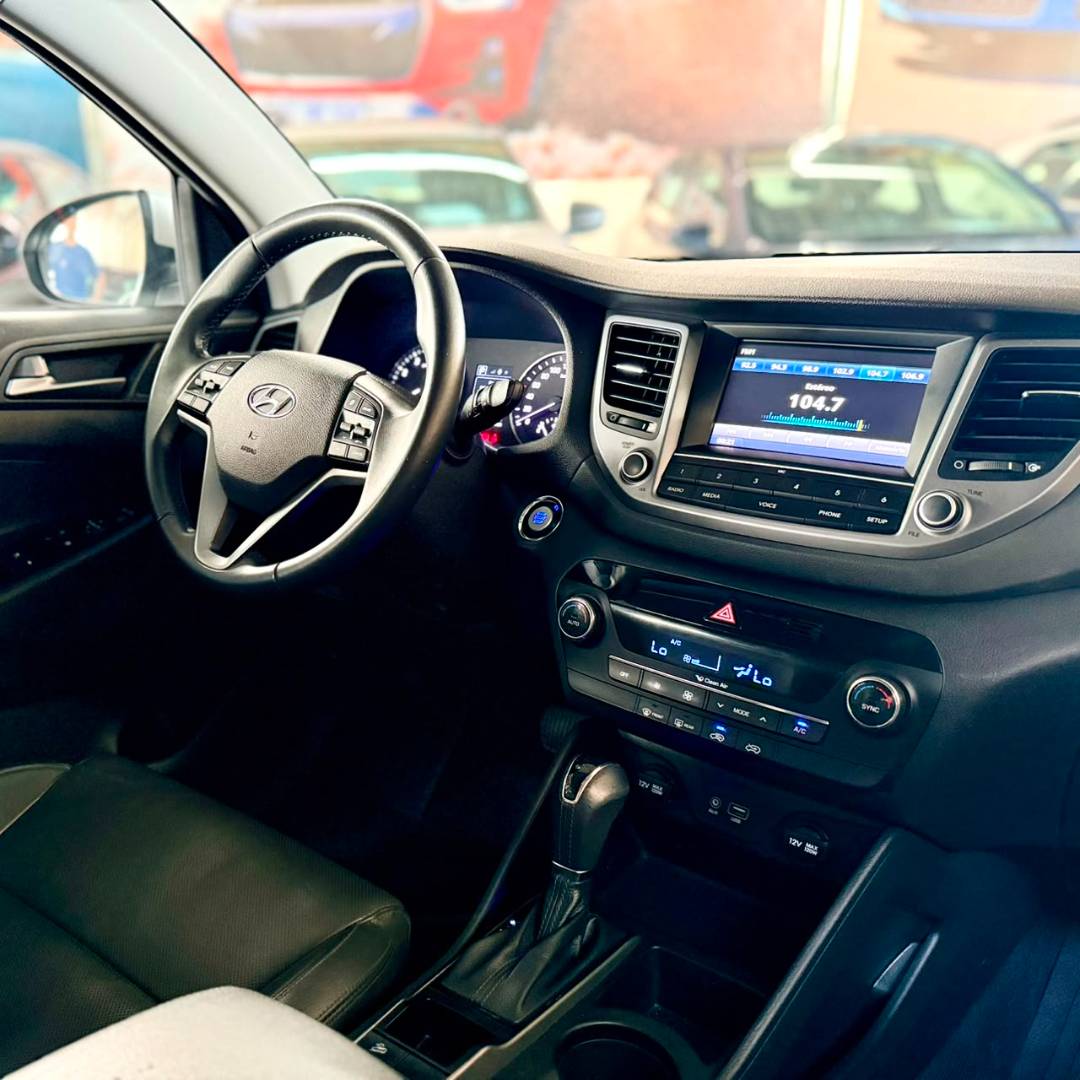 HYUNDAI TUCSON