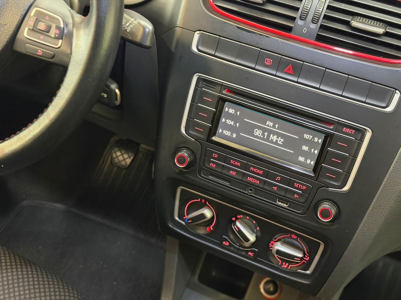 VOLKSWAGEN FOX